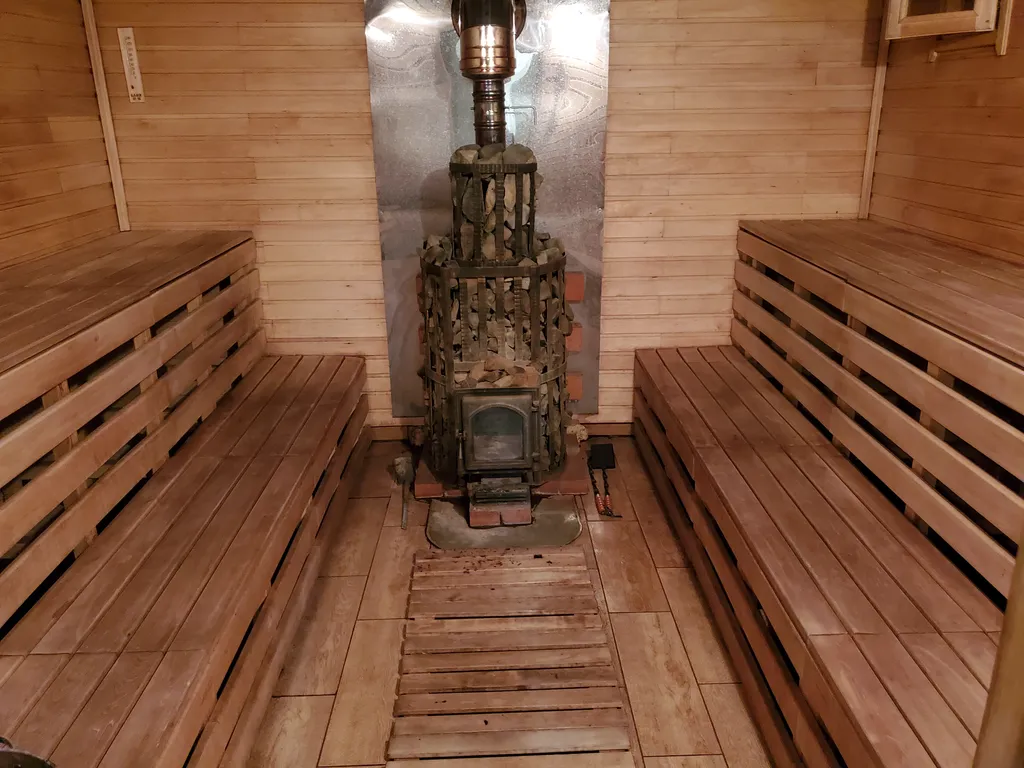 Загородный коттедж у леса