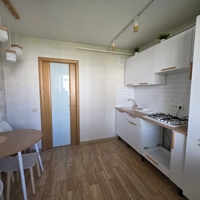 Современная 1-комнатная квартира, недалеко от центра