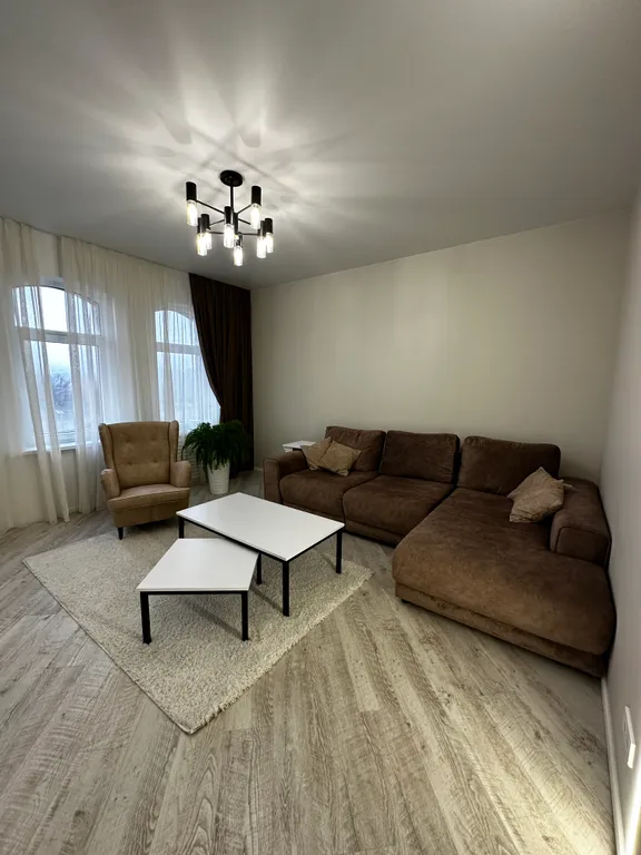 Апартамент в историческом доме с видом на стадион Калининград и закат