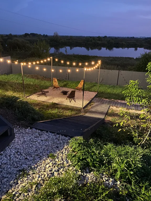 Загородный дом с чаном и панорамным видом на озеро