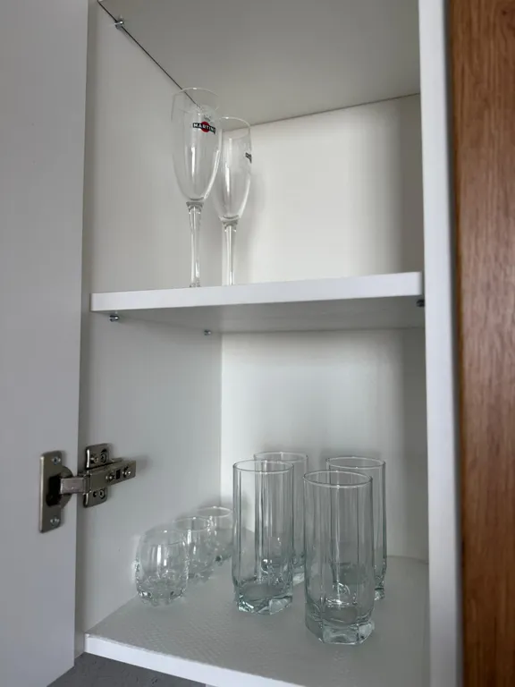 Новая квартира в центре города с видом на город и гору Змейку