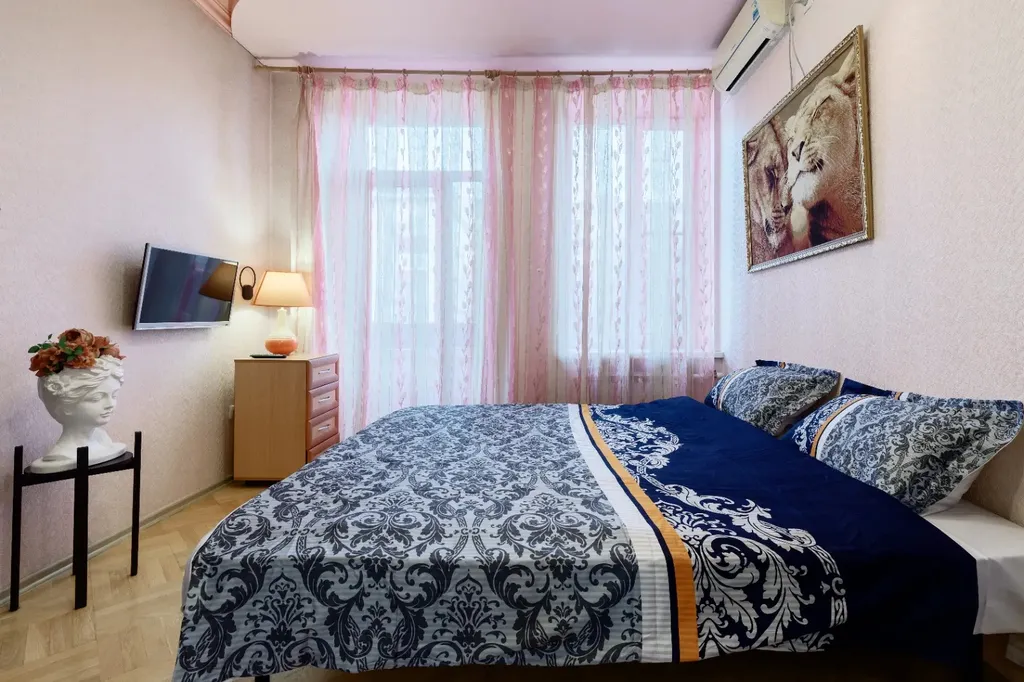 Уютнaя квapтирa в центpe гopoда, стаpый фонд