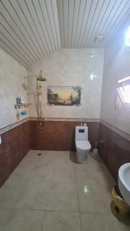 Дом на склоне горы