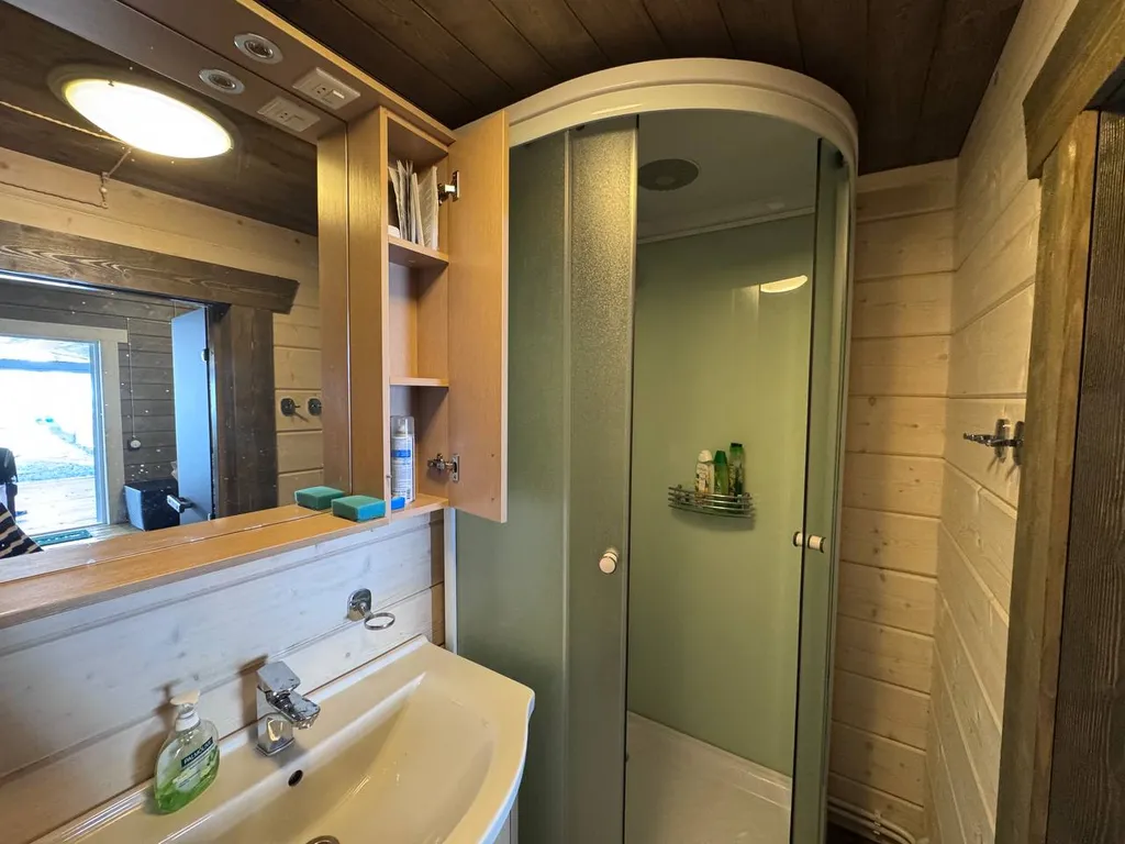 Домик в лесу, 70 километров от МКАД по Киевскому шоссе