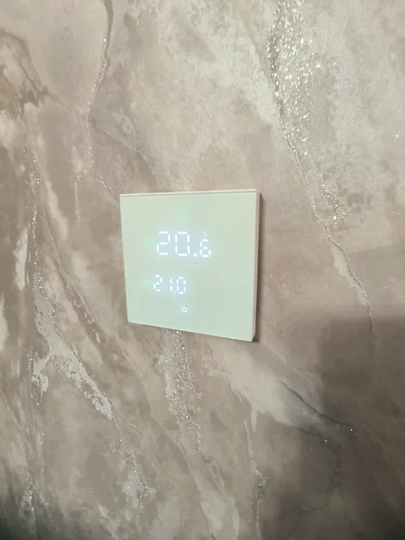 Современный коттедж в пригороде с баней и горячим чаном