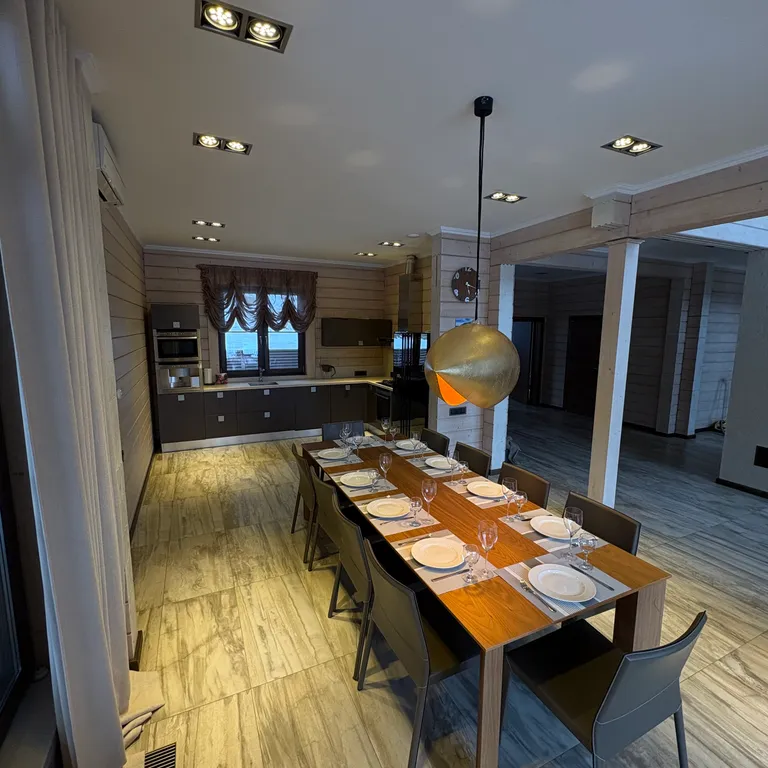 Современный коттедж на берегу озера Лавиярви