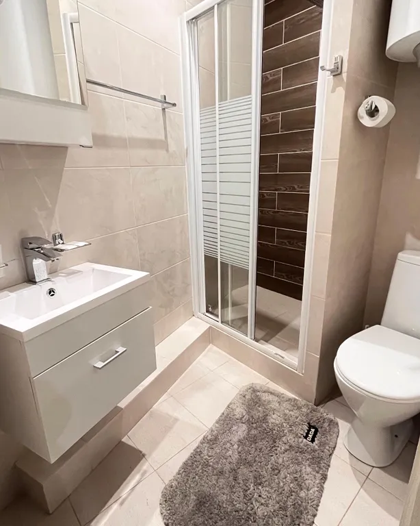 Апартаменты с бассейном на крыше дома