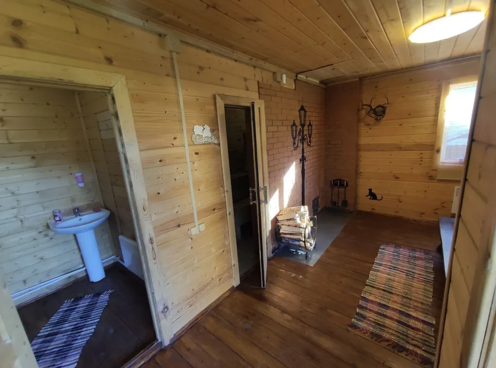 Уютный дом и баня на дровах с рядом озером