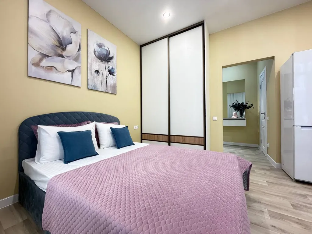 Уютная студия для трех гостей