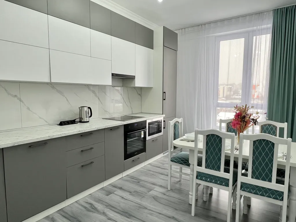 Family suite with mountain view