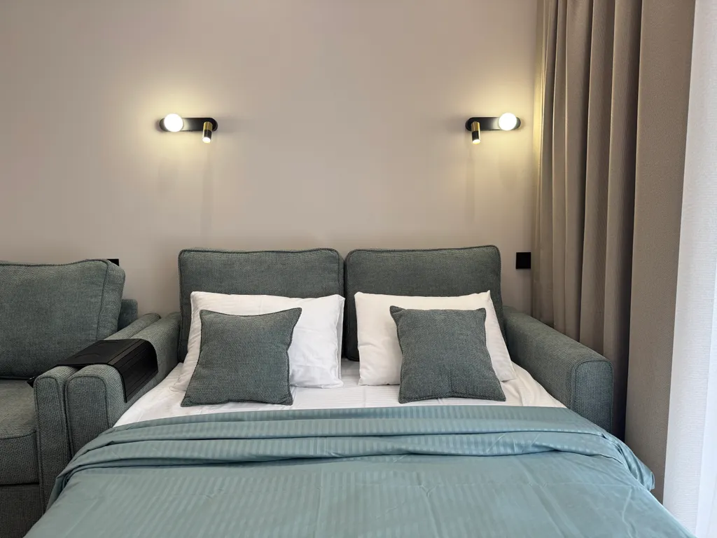 Апартамент с балконом