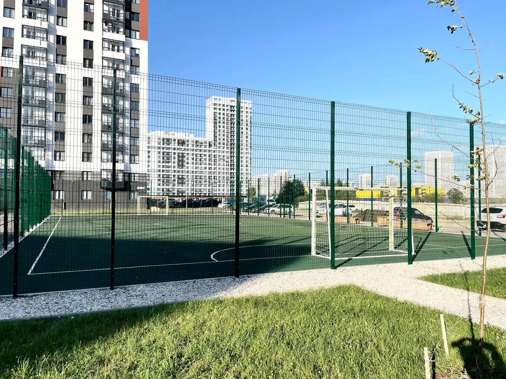 Студия в современном районе в современном районе