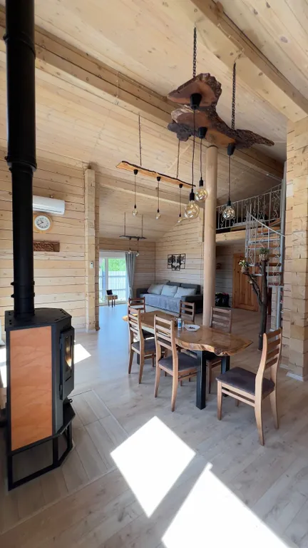 Маленькая кедровая вилла VillasViktoria