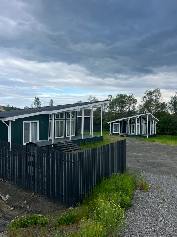 Просторный дом Елка с панорамными окнами в тихом месте