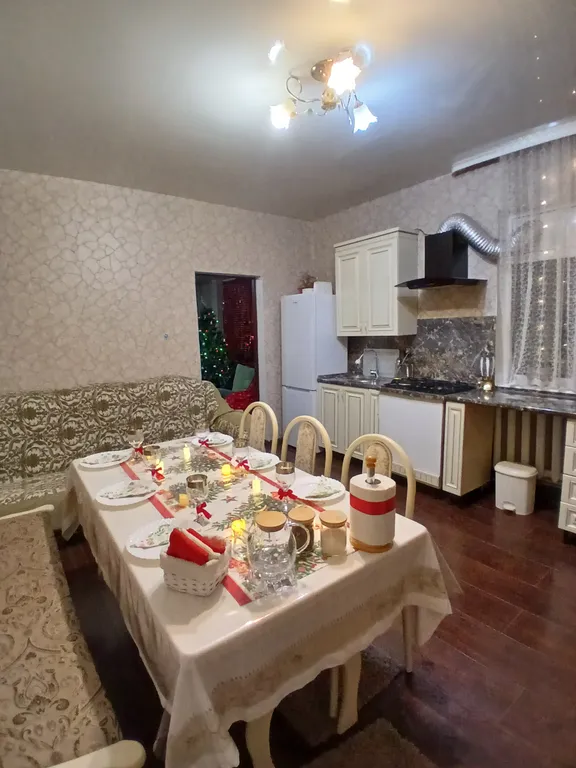 Уютный дом на 6 человек, для комфортного отдыха с видом на горы