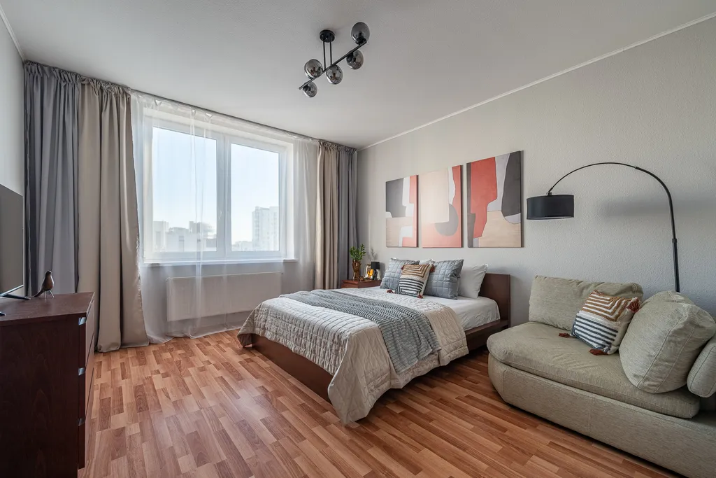 Не в отеле, а в квартире