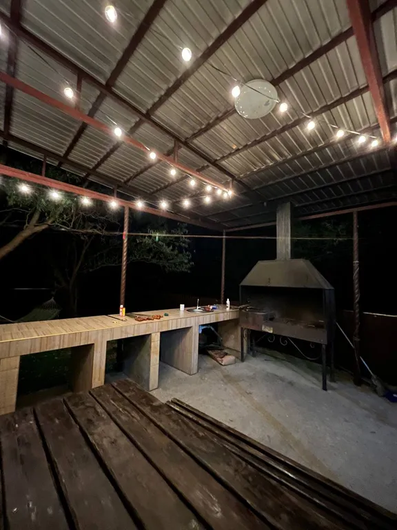 Коттедж Дом для отдыха б — Виноградное