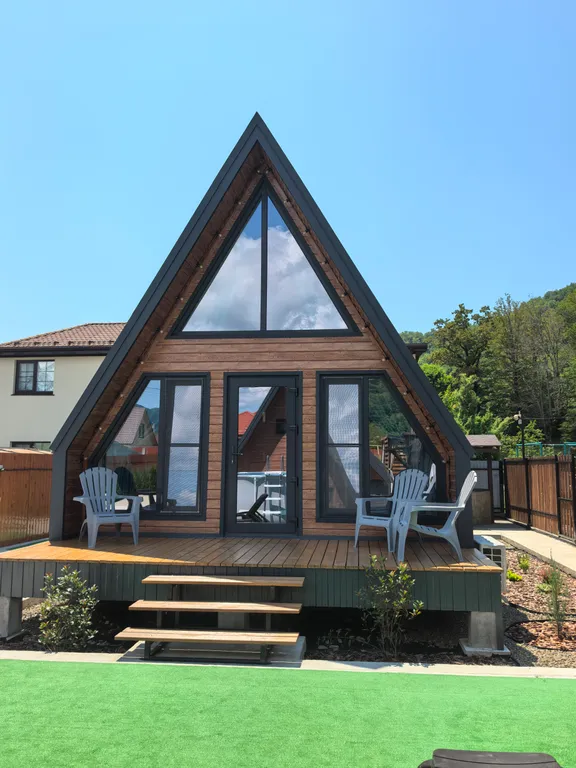 Коттедж Уютный дом a-frame с видом на горы на побережье Чёрного моря — аренда посуточно в Агой