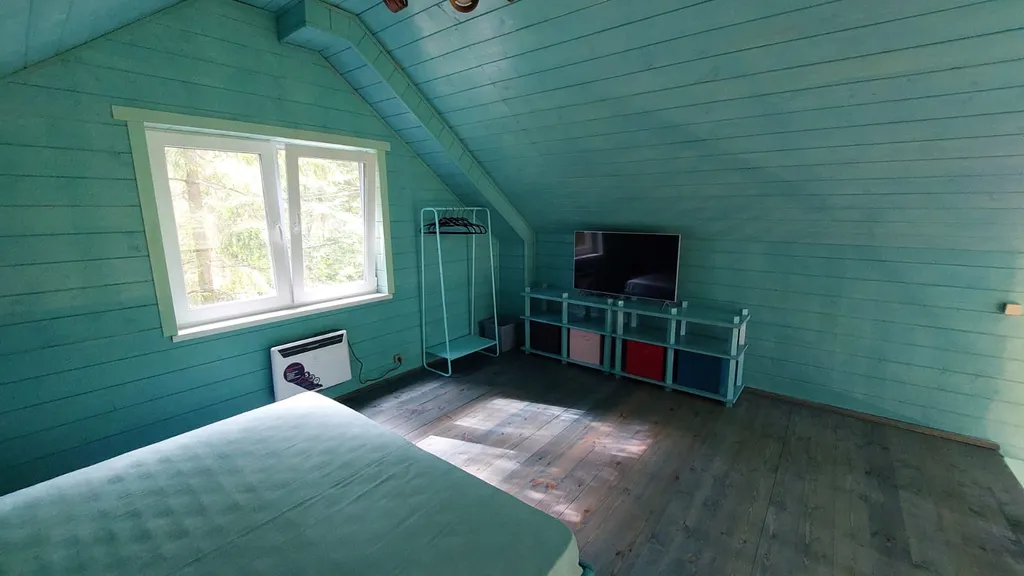 Барнхаус в лесу с голубой гостиной