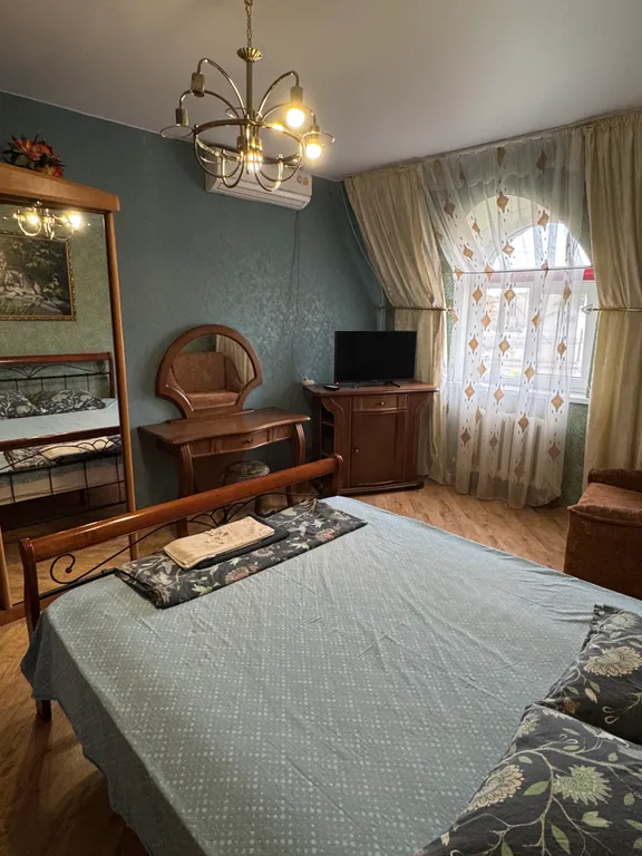 Коттедж 4-комнатный Дом — Евпатория