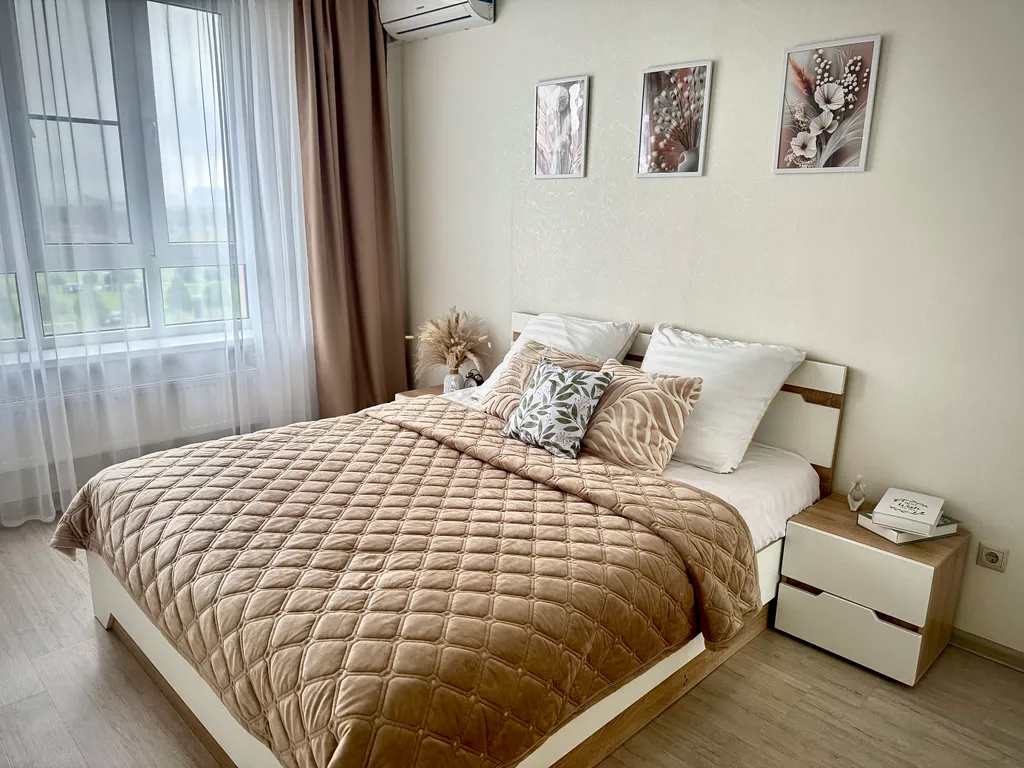 Квартира Светлая, уютная двухкомнатная квартира с видом на парк Галицкого — Краснодар