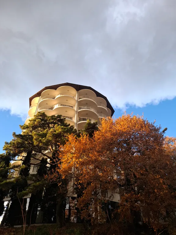 Новый дом напротив санатория Дюльбер