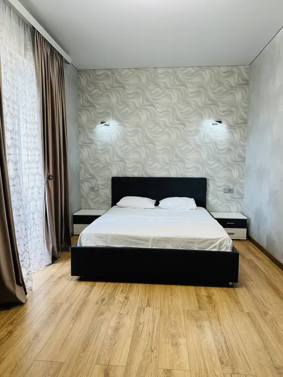 Квартира 3-комнатная квартира с новым ремонтом, в центре города — Гагра