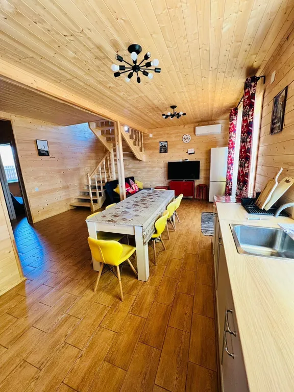 Дом на Горьковском море напротив спортивной базы Море спорта