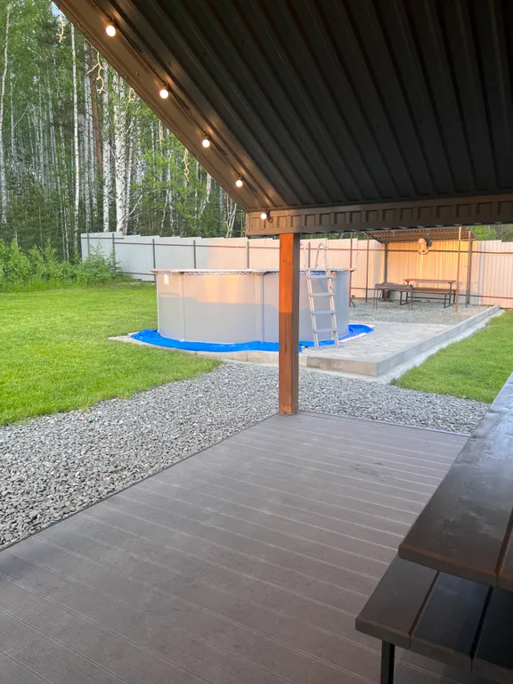 Уютный дом на краю леса