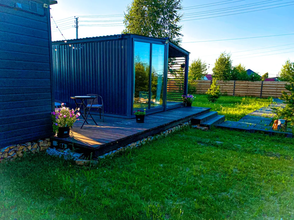 Дом со своей баней, банным чаном, террасой, мангалом коптильней в лесу