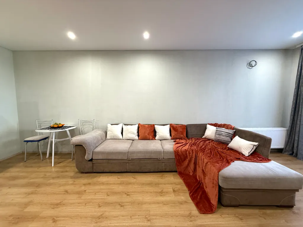 Квартира Апартаменты Нигелла в южном микрорайоне рядом с ТЦ Кристалл — Тюмень