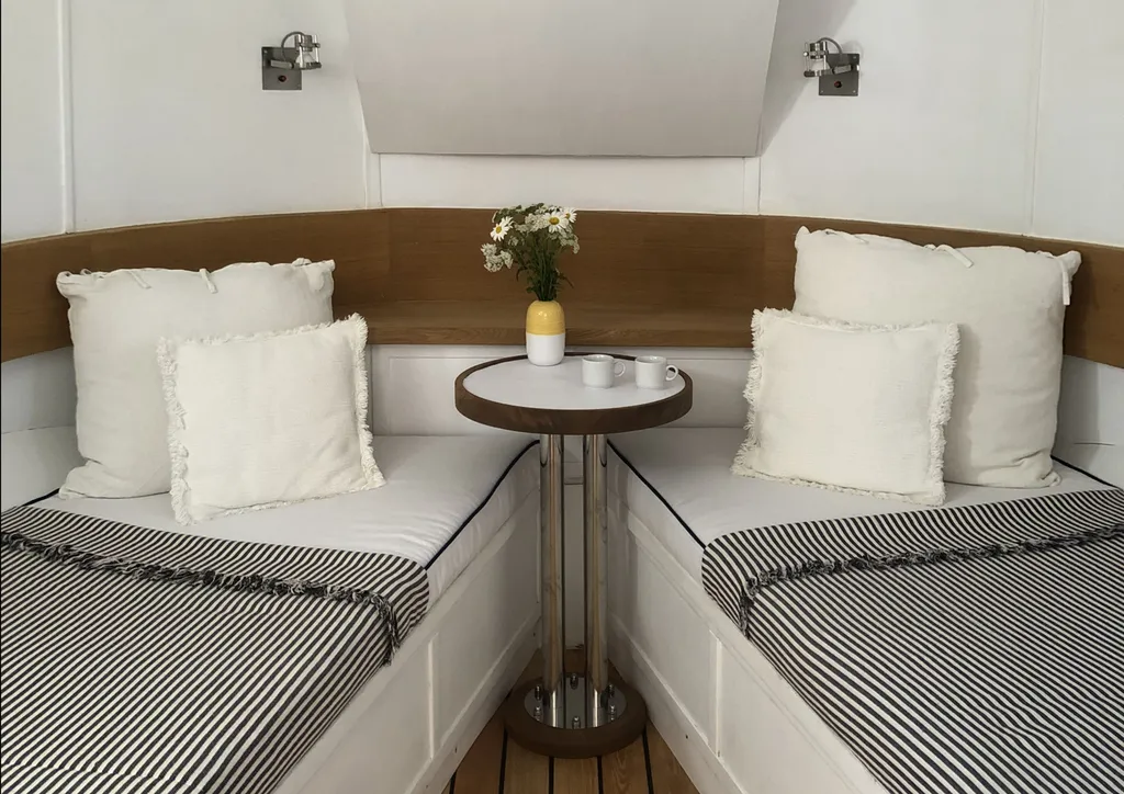 Теплоход для проживания