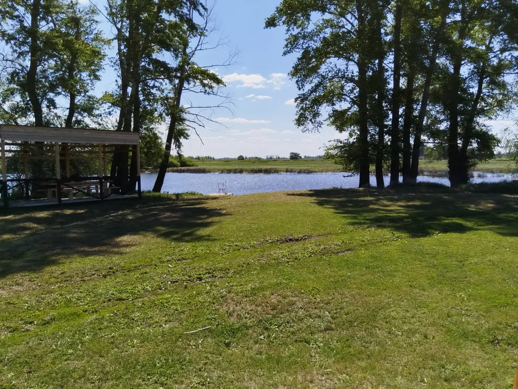 Дом на берегу озера