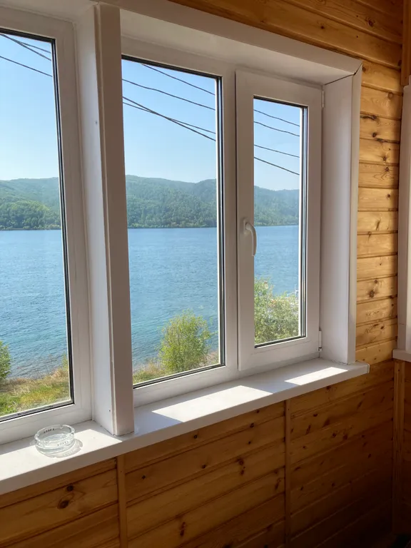 Дом на берегу Байкала