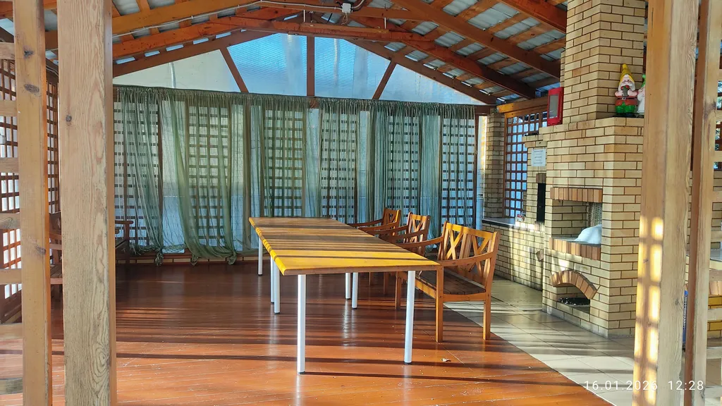 Уютный дом на опушке леса