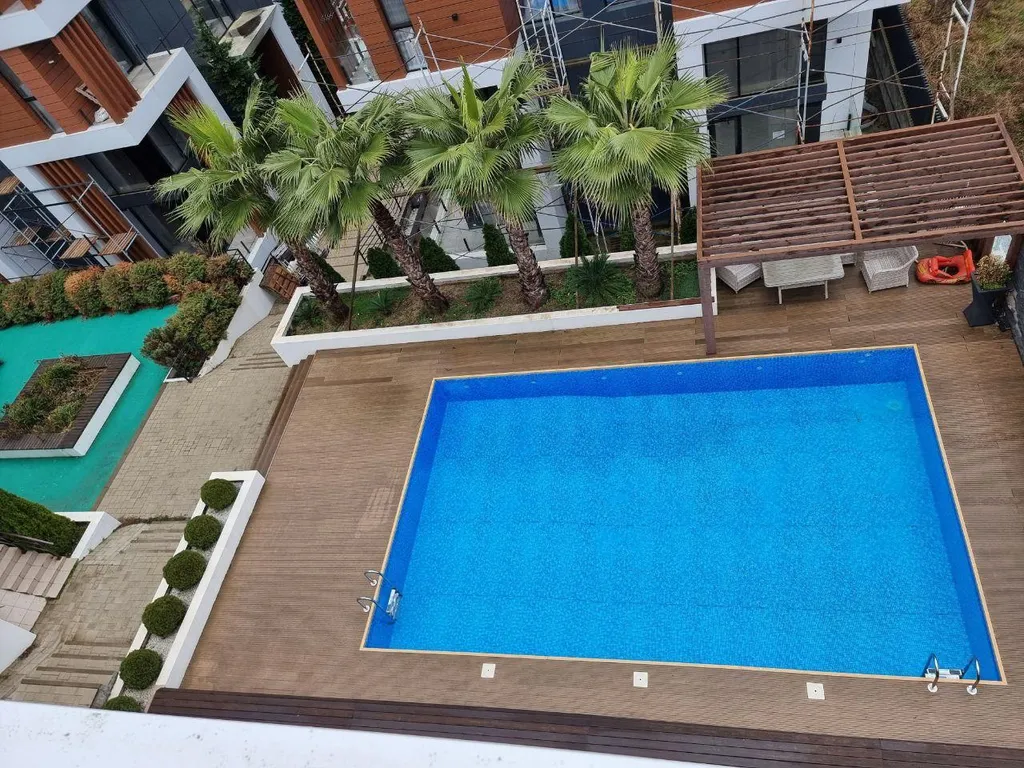 Уютная студия с бассейном