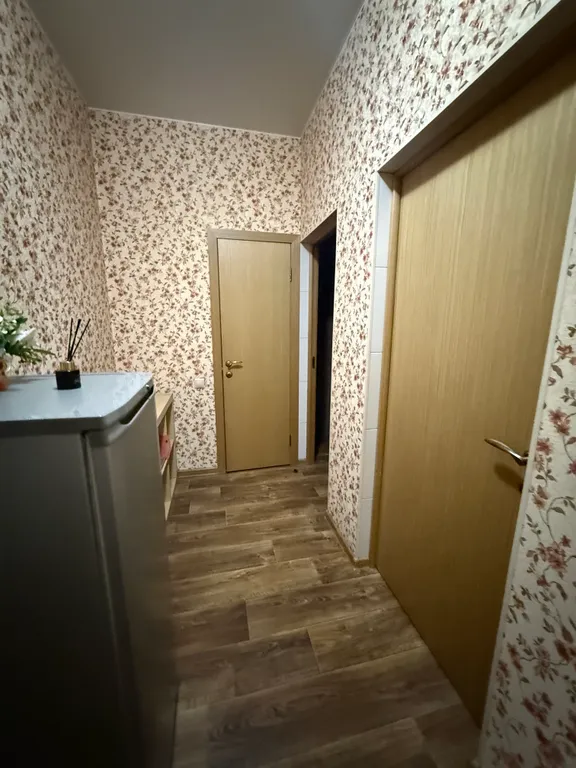 Комната с парковкой и местом для отдыха на улице