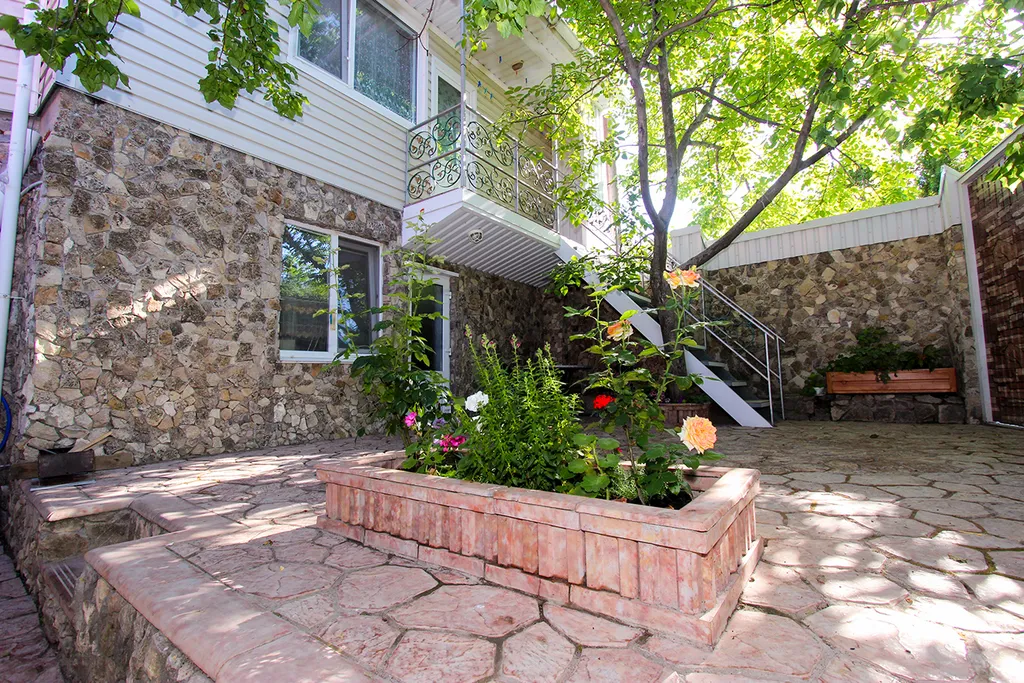 Уютный дом 2 этажа в центре Феодосии