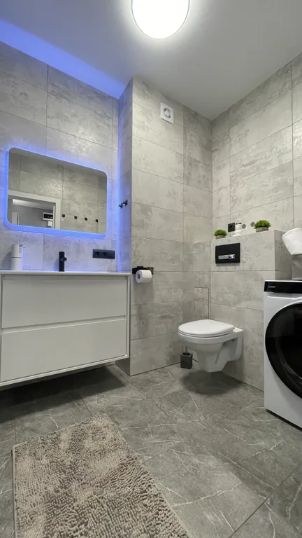 Уютная и современная двухкомнатная квартира