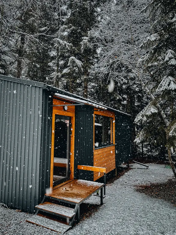 Коттедж Дом с двумя спальнями — аренда посуточно в Архыз
