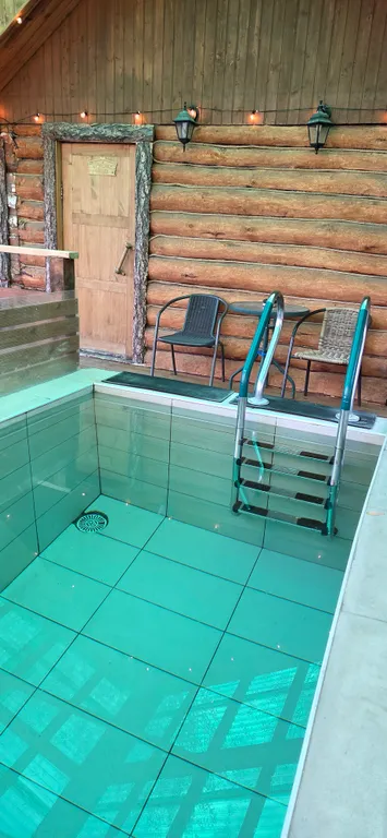 Коттедж с баней и бассейном-купелью в уникальном месте