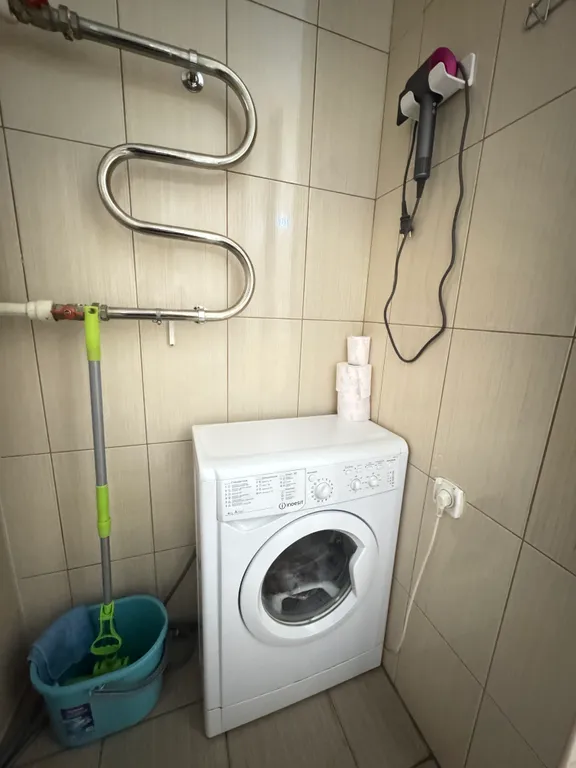 Уютная студия с большой кроватью в спальном районе