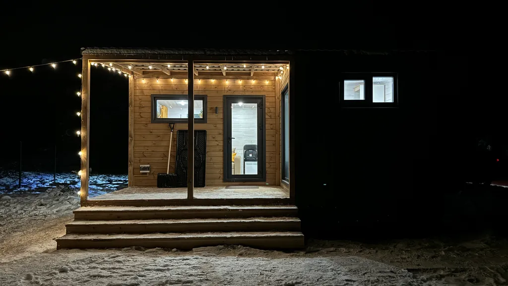 Небольшой уютный домик с чаном