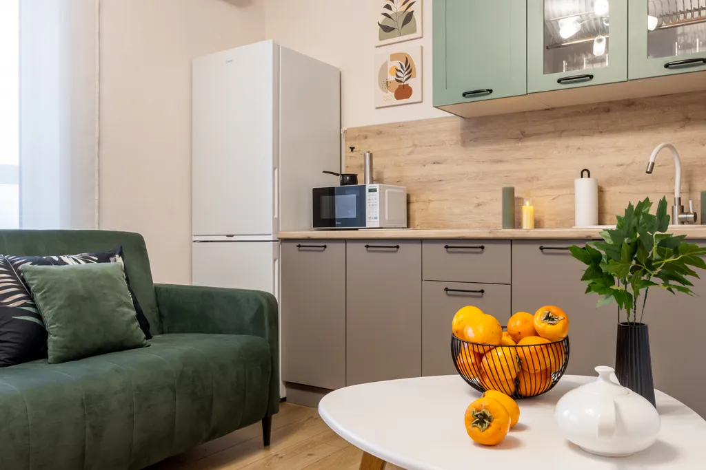 Студия Горизонты Нижнего Оранжево-изумрудный