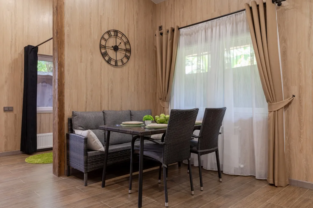 Загородный коттедж с баней и подогреваемым бассейном