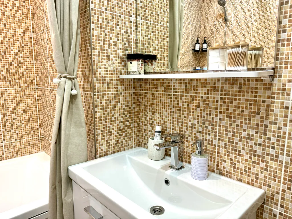 Светлая уютная евро двушка с красивым видом на закат