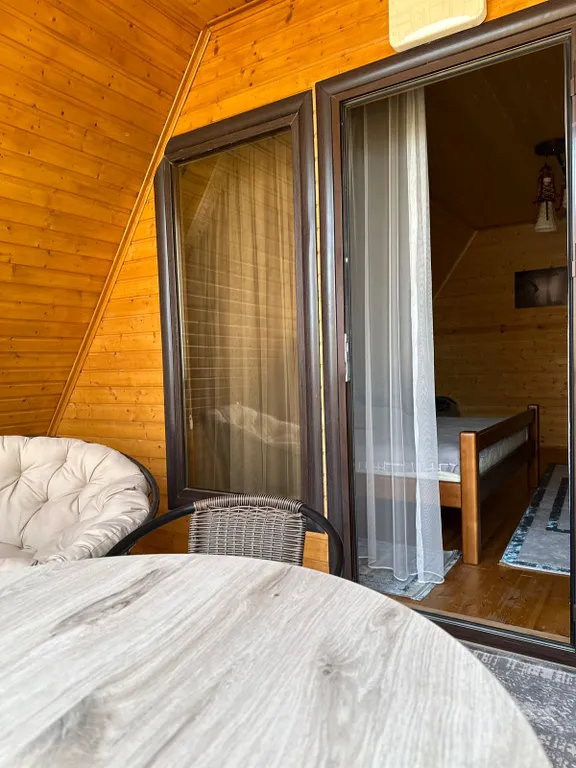 Домик на берегу моря на первой линии