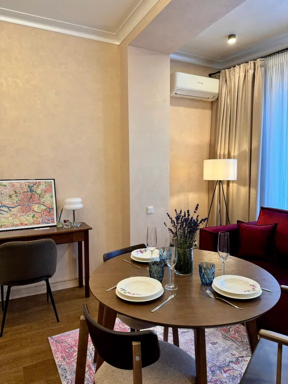 Уютная квартира в доме у озера