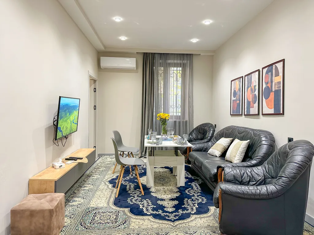 Three-room quiet corner