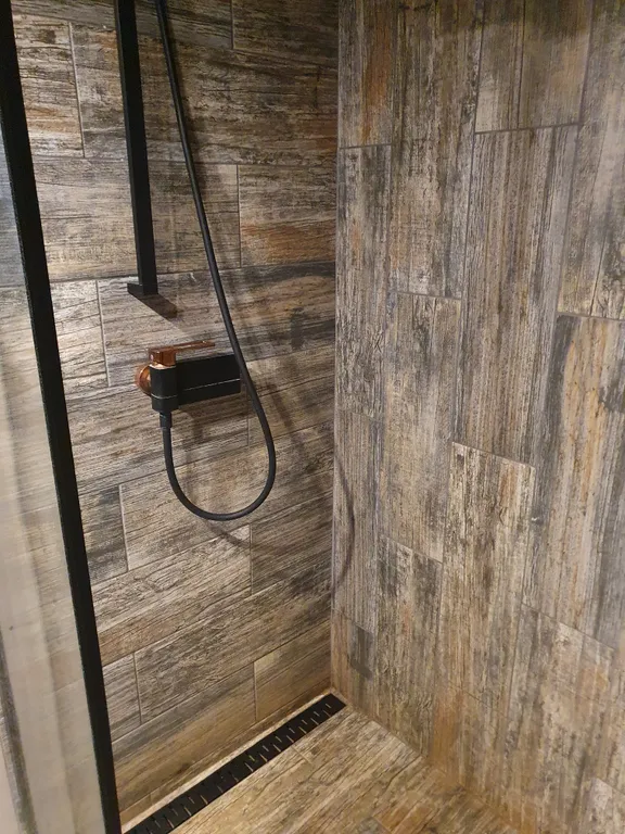 Дом у пруда